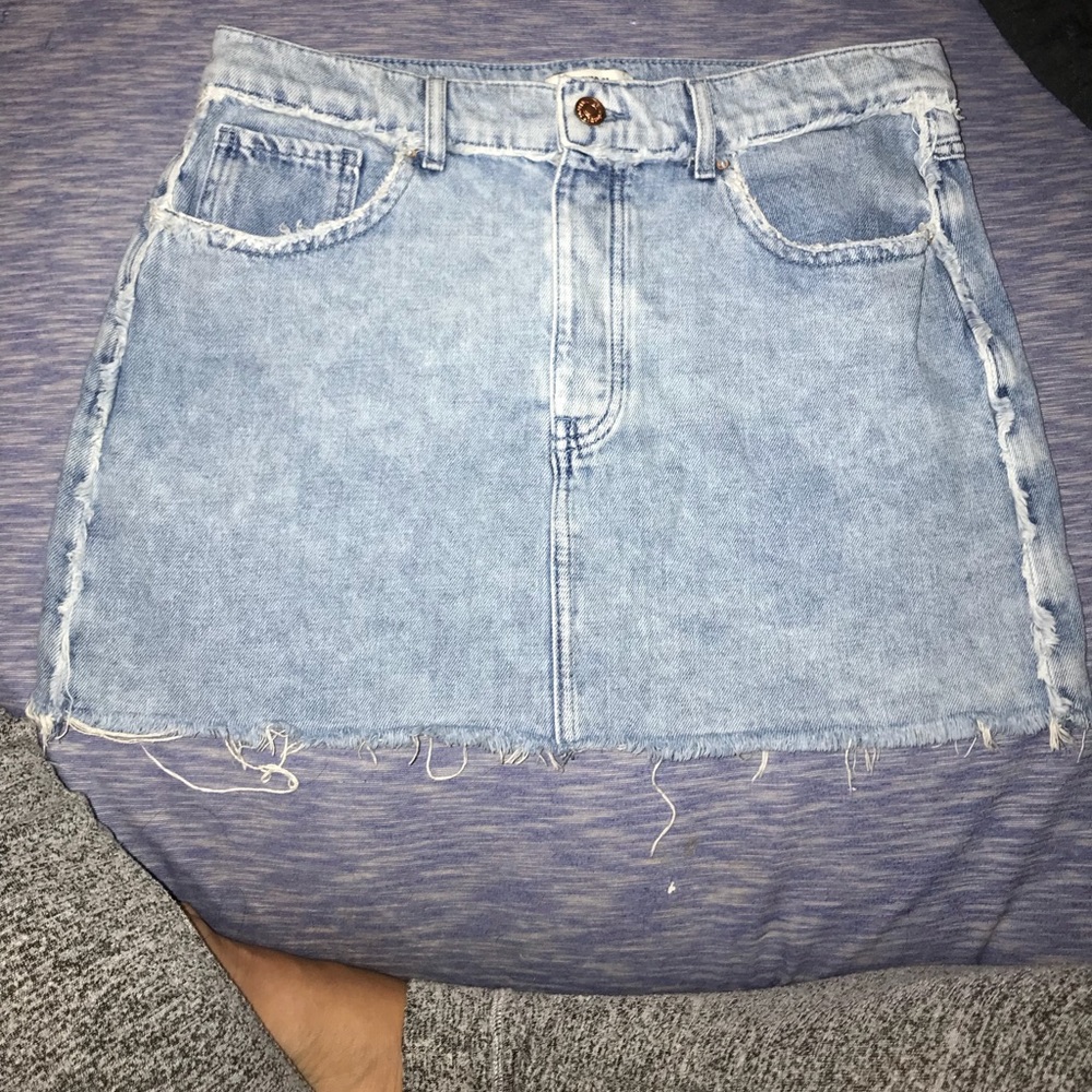 Forever 21 frayed jean skirt